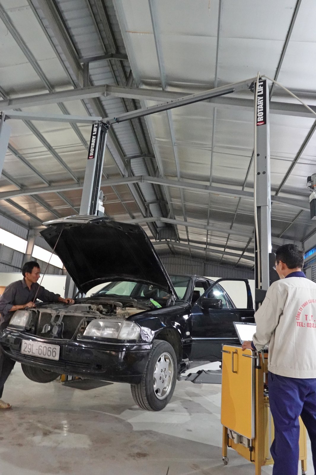 Chẩn đoán lỗi xe Mercedes C200 bằng máy đọc lỗi BOSCH KTS 560 (Germany)